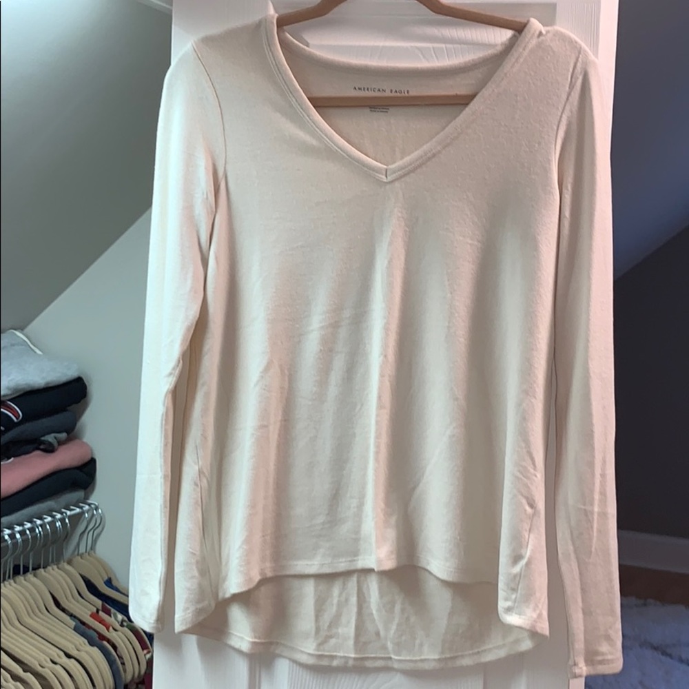 American Eagle V-Neck Shirt